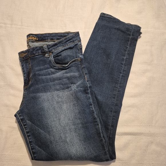 Kut from the Kloth Denim - Kut from the Kloth women's size 10 Katy boyfriend jeans VGUC have stretch